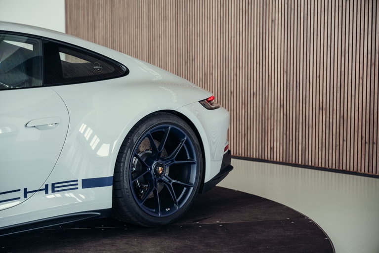 Porsche 992 GT3 Touring