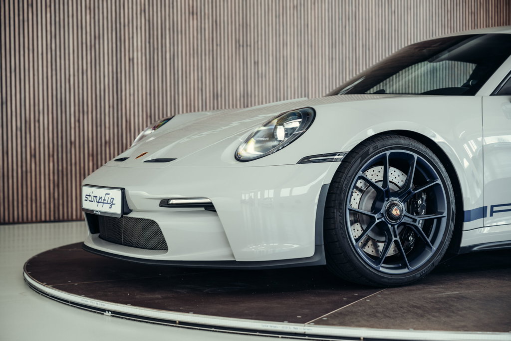 Porsche 992 GT3 Touring