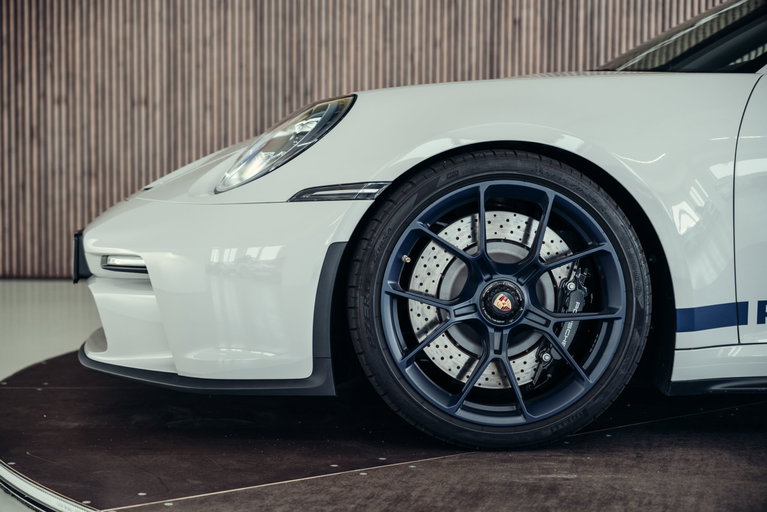 Porsche 992 GT3 Touring