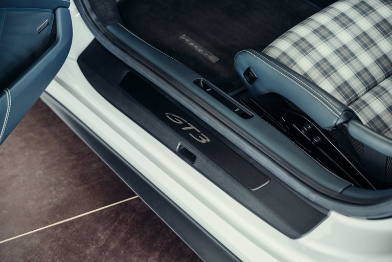 Porsche 992 GT3 Touring