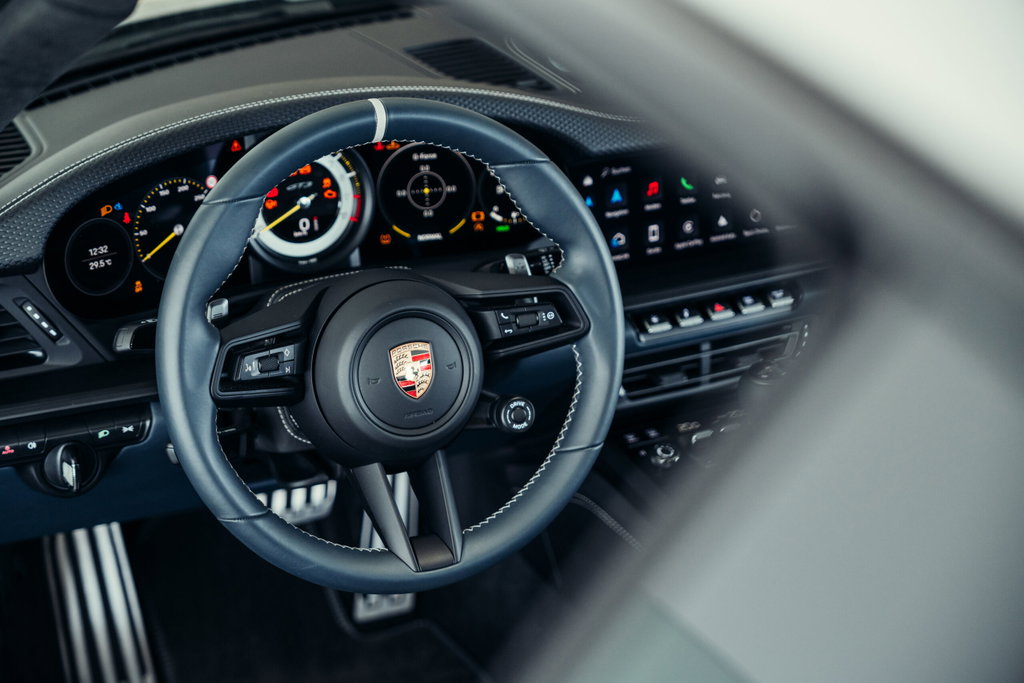 Porsche 992 GT3 Touring