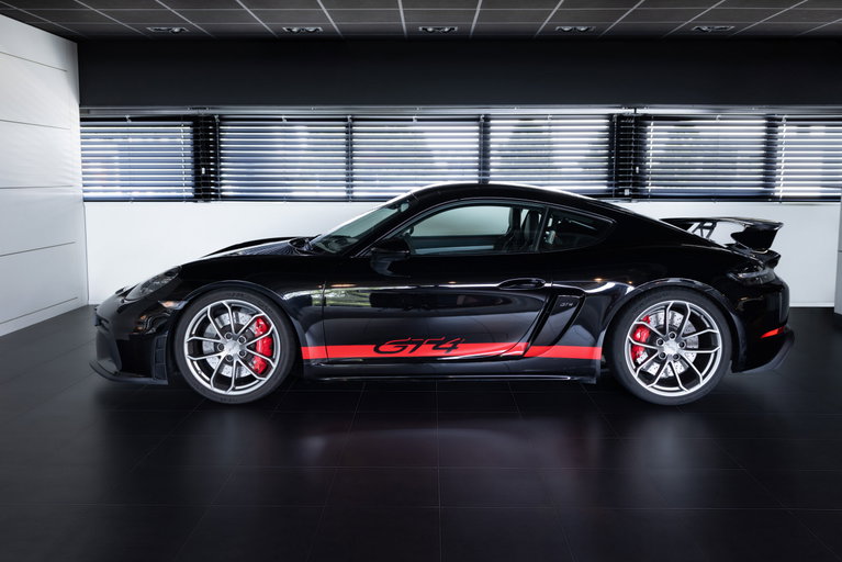 Porsche 718 Cayman GT4