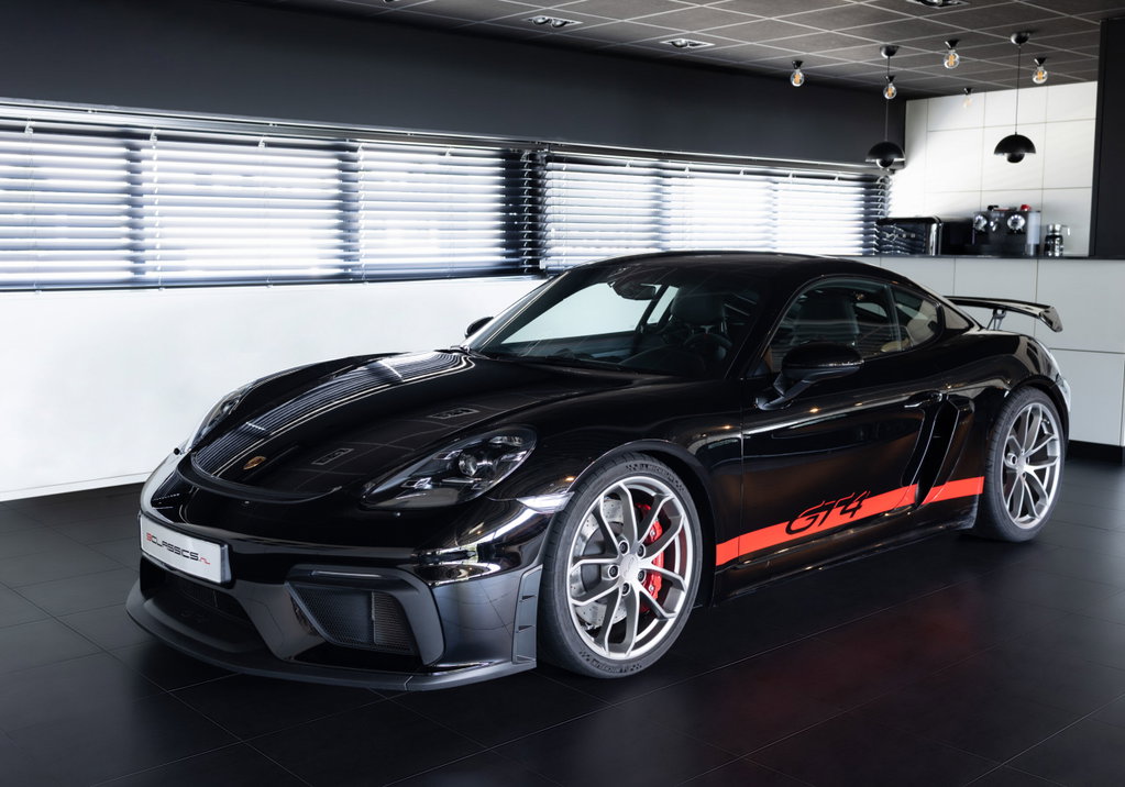 Porsche 718 Cayman GT4