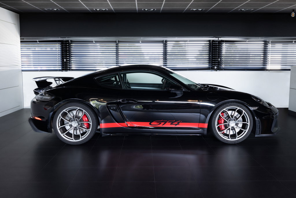 Porsche 718 Cayman GT4
