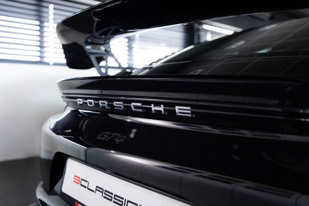 Porsche 718 Cayman GT4