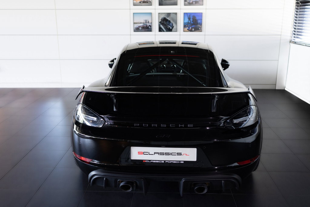 Porsche 718 Cayman GT4