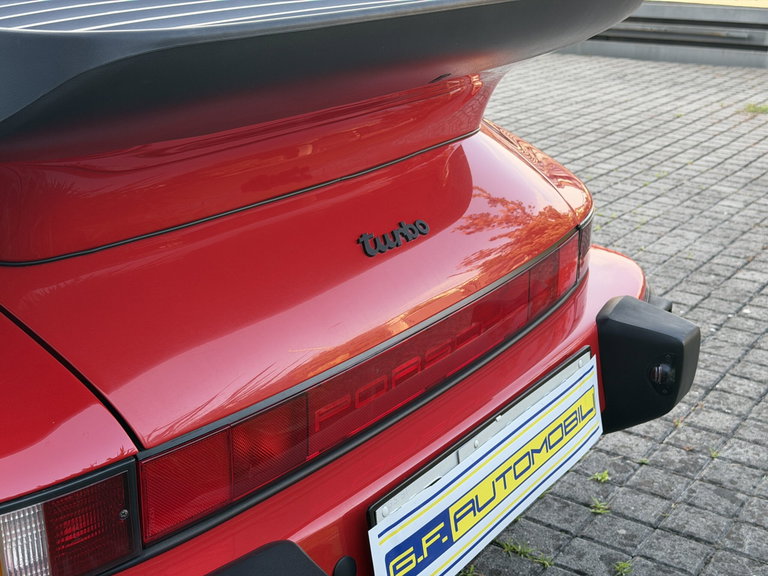 Porsche 911 Turbo 3.3