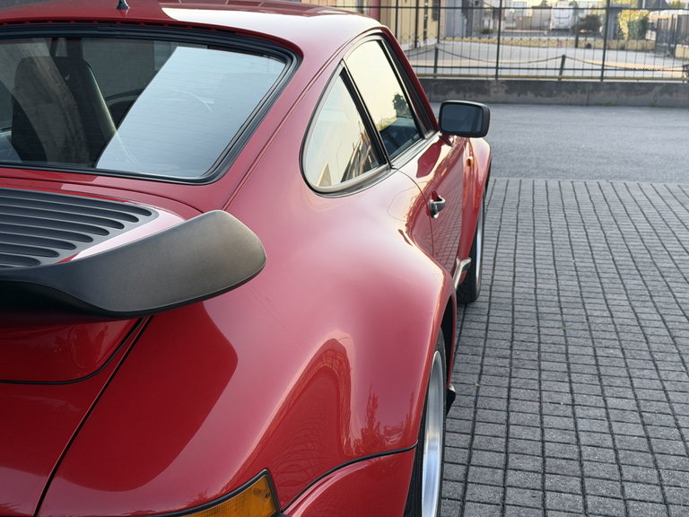 Porsche 911 Turbo 3.3