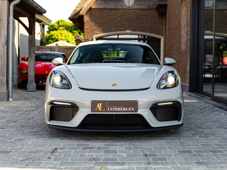 Porsche 718 Cayman GT4
