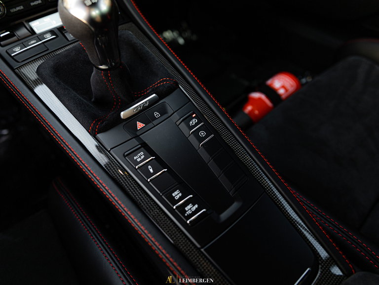 Porsche 718 Cayman GT4