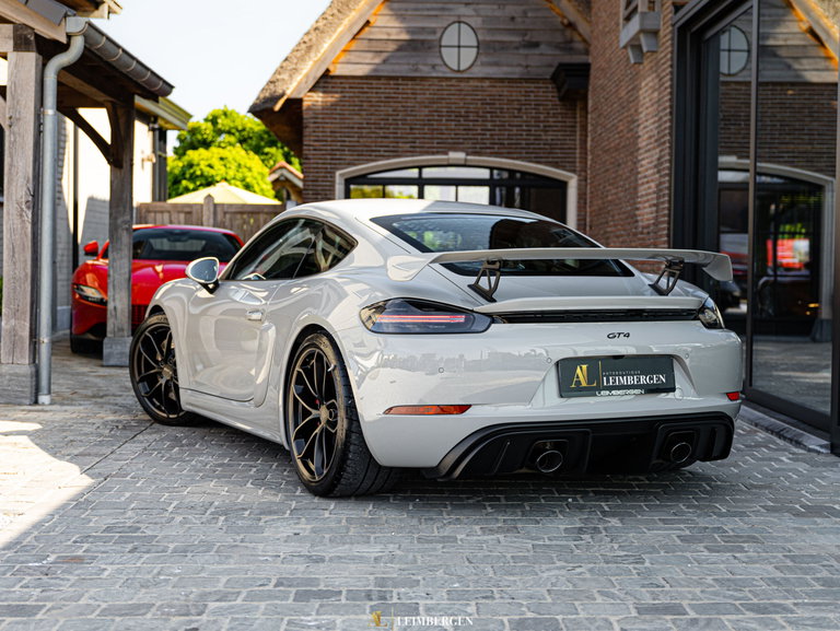 Porsche 718 Cayman GT4
