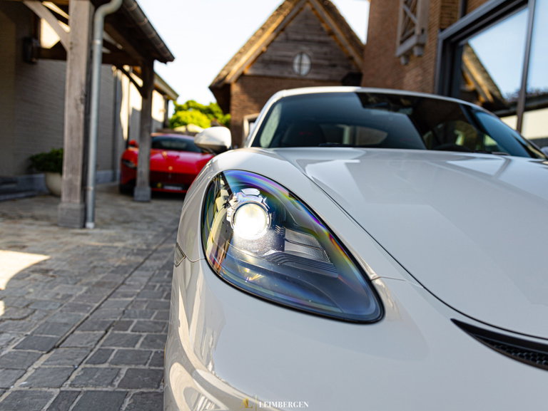 Porsche 718 Cayman GT4