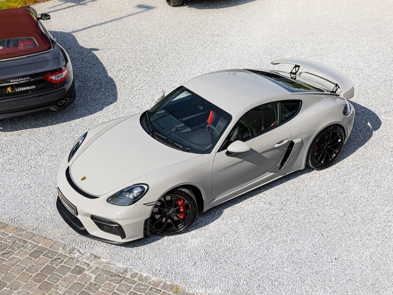 Porsche 718 Cayman GT4