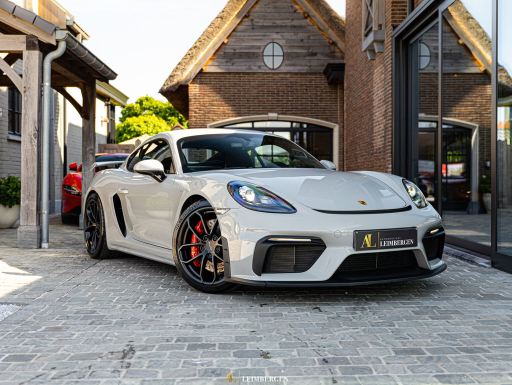 Porsche 718 Cayman GT4