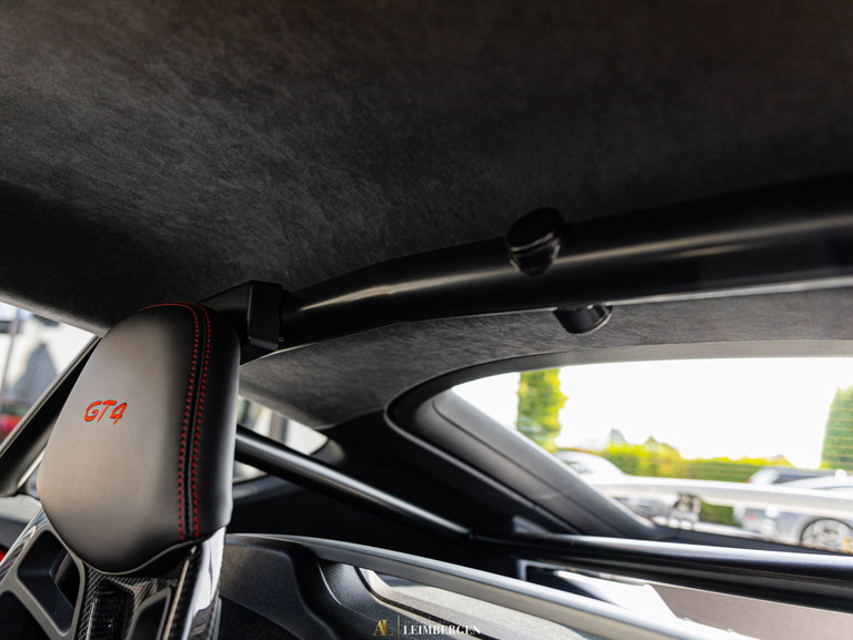 Porsche 718 Cayman GT4