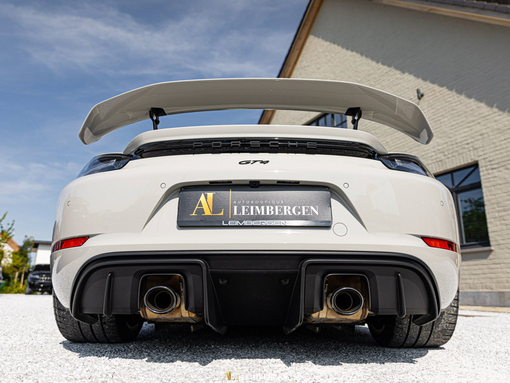 Porsche 718 Cayman GT4