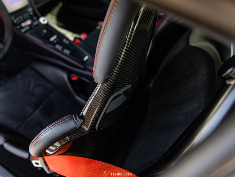 Porsche 718 Cayman GT4