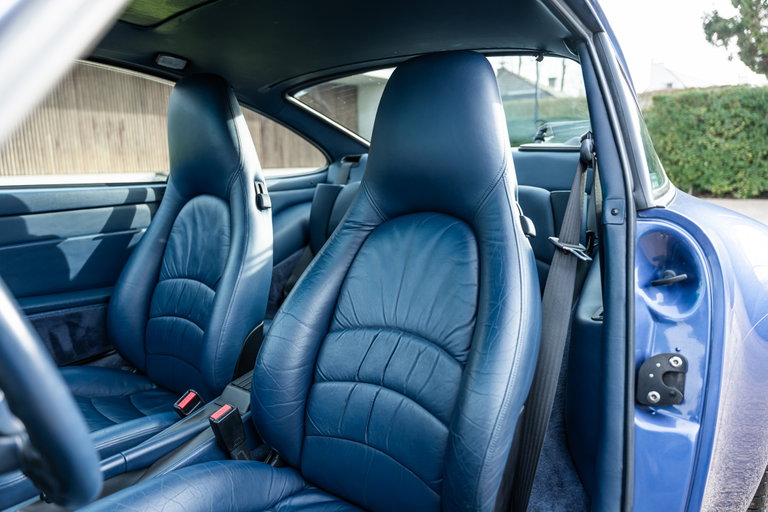 Porsche 993 Carrera 4S