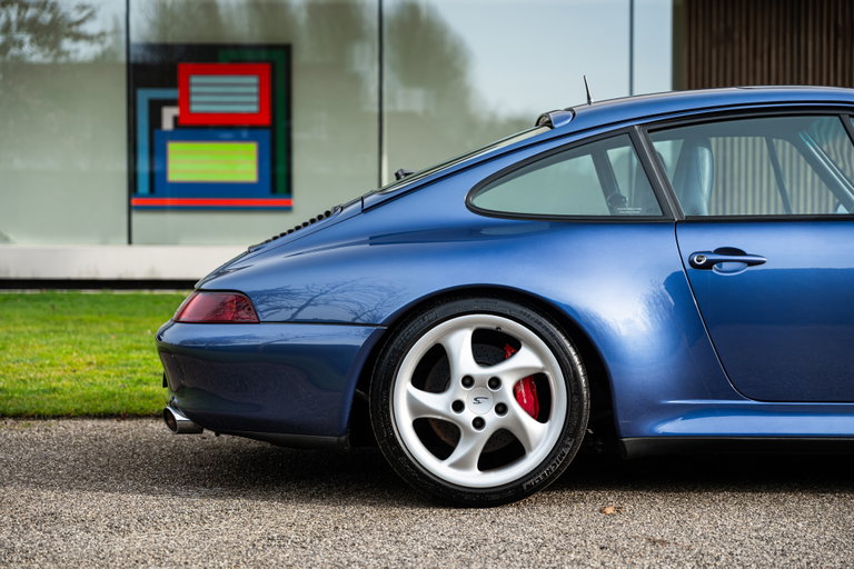 Porsche 993 Carrera 4S