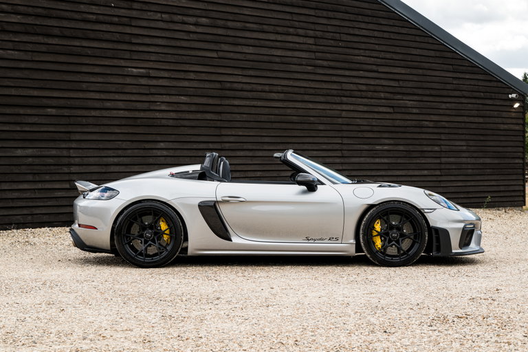 Porsche 718 Spyder RS