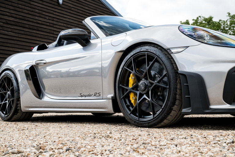 Porsche 718 Spyder RS