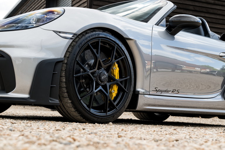 Porsche 718 Spyder RS