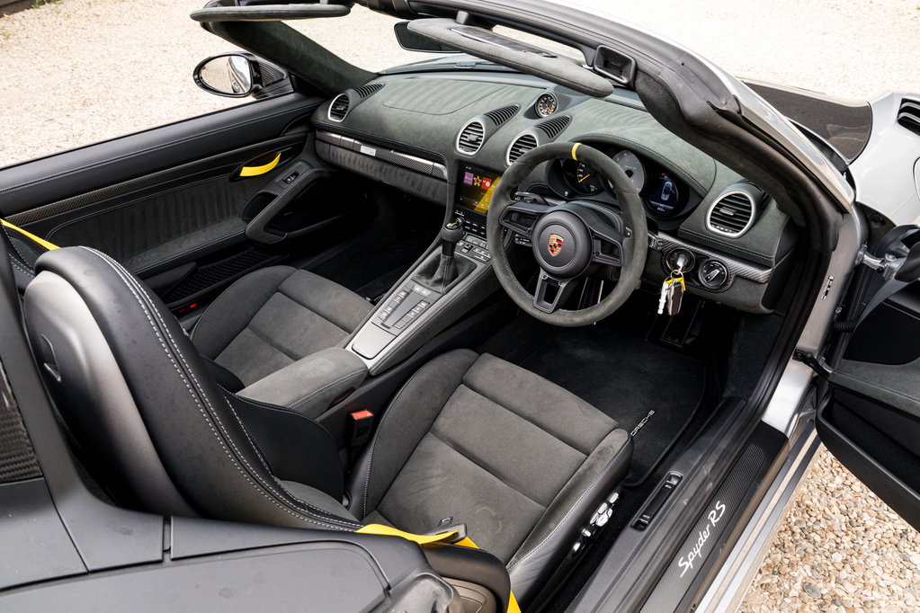 Porsche 718 Spyder RS