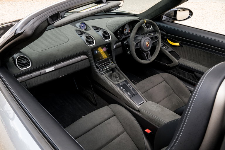 Porsche 718 Spyder RS