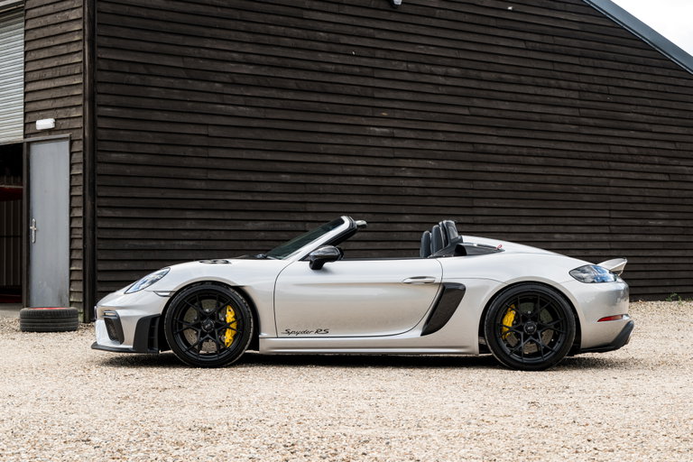 Porsche 718 Spyder RS