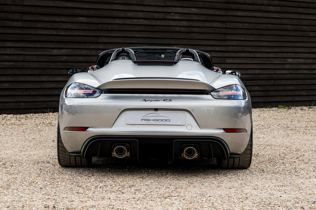 Porsche 718 Spyder RS