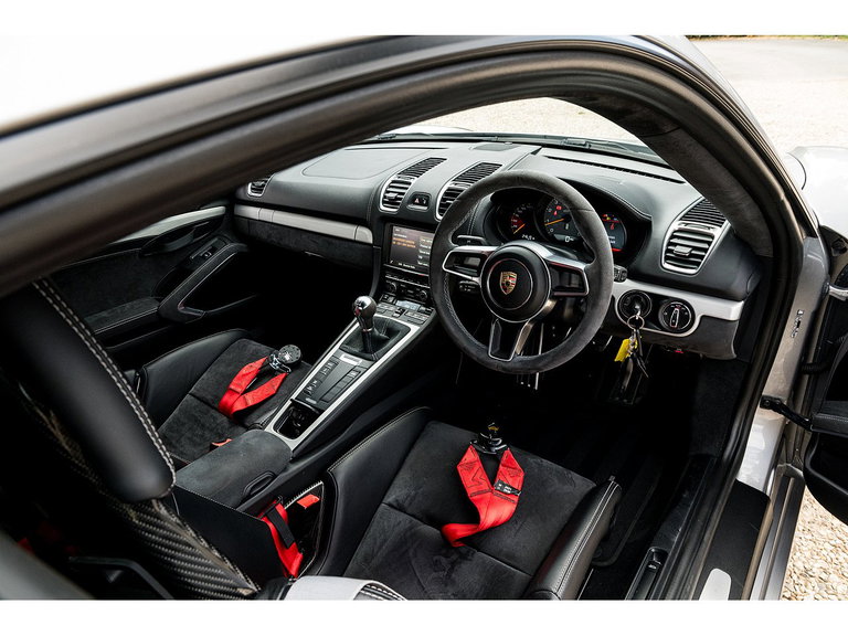 Porsche 981 Cayman GT4