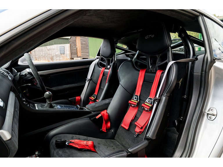 Porsche 981 Cayman GT4