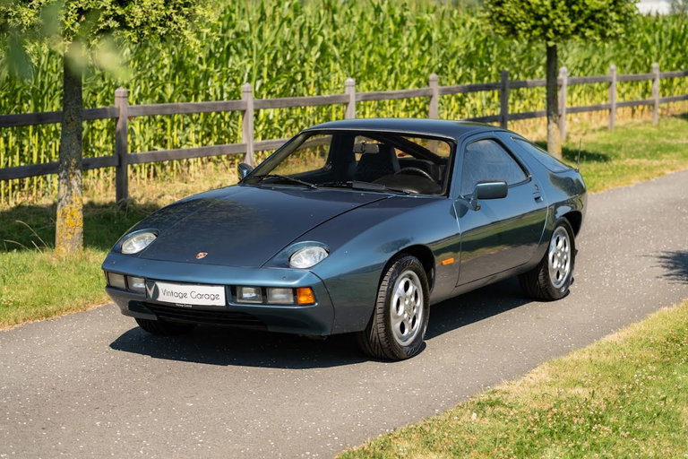 Porsche 928