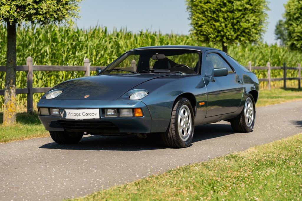 Porsche 928