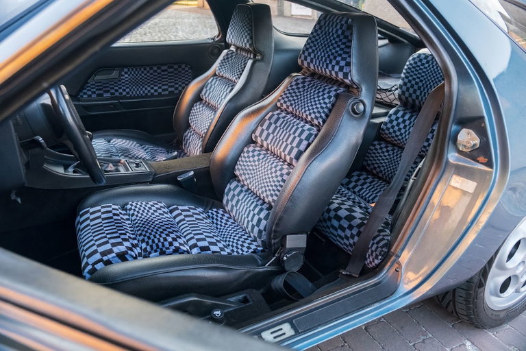 Porsche 928