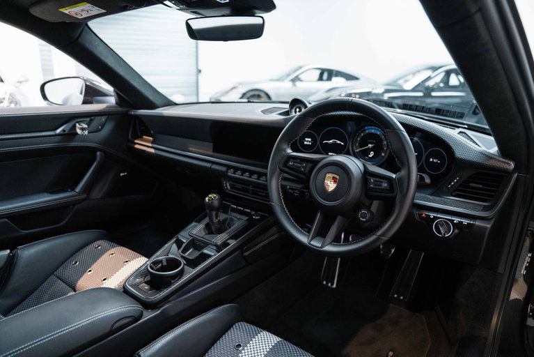 Porsche 992 GT3 Touring