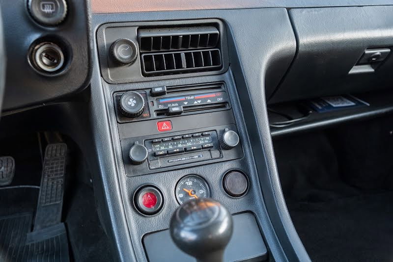 Porsche 928
