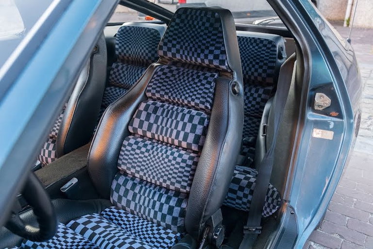 Porsche 928