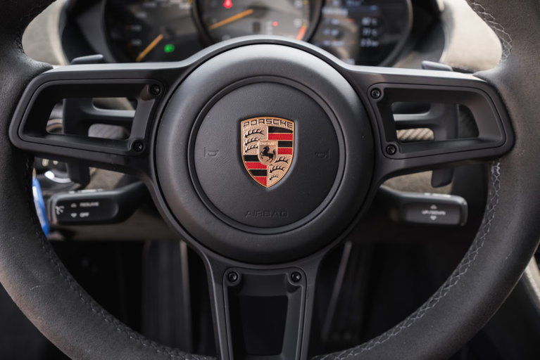 Porsche 718 Cayman GT4 RS