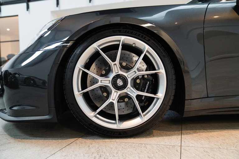Porsche 992 GT3 Touring