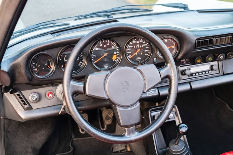 Porsche 911 Carrera 3.2
