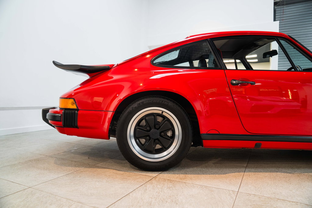 Porsche 911 Carrera 3.2
