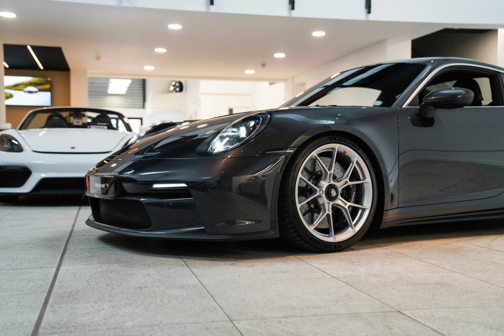 Porsche 992 GT3 Touring
