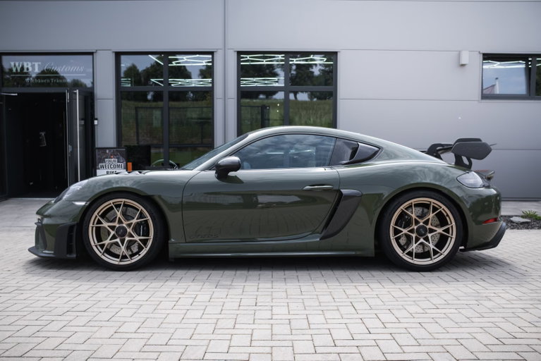 Porsche 718 Cayman GT4 RS