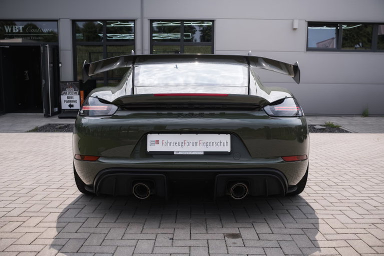 Porsche 718 Cayman GT4 RS