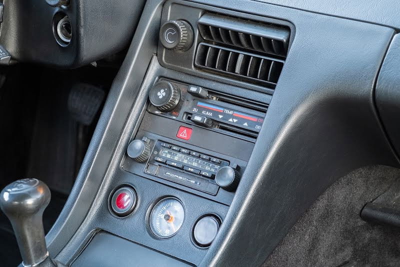 Porsche 928