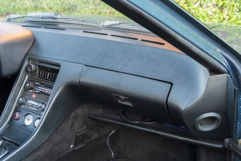 Porsche 928