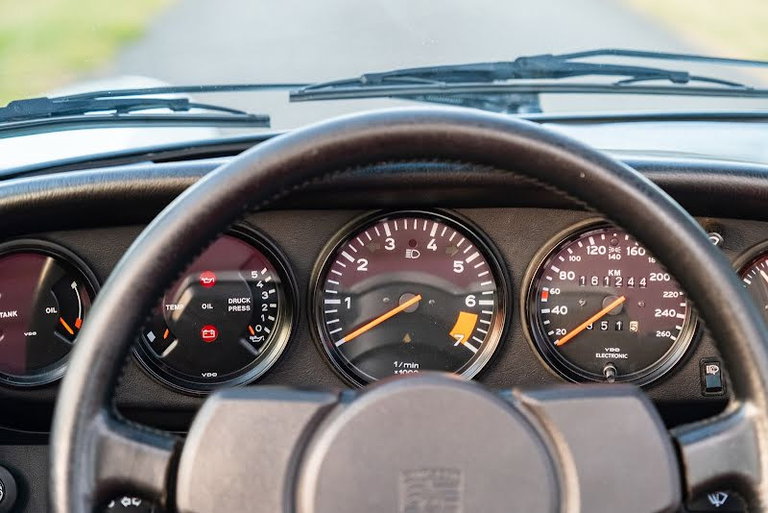Porsche 911 Carrera 3.2