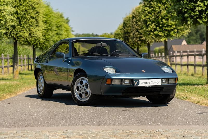 Porsche 928