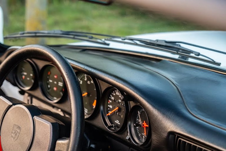 Porsche 911 Carrera 3.2